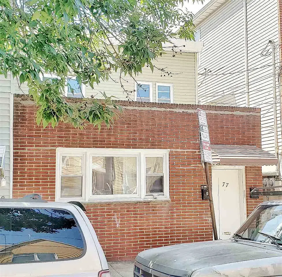 3 bed, 1200 sqft, $2,700 — Photo 2