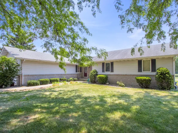 17555 W Spangler Rd, Elwood, IL 60421