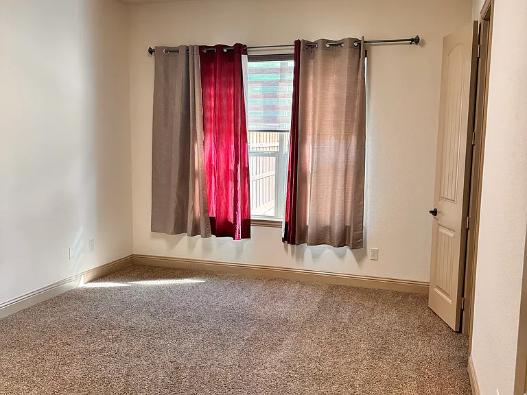 9001 Blue Water Dr — Photo 11