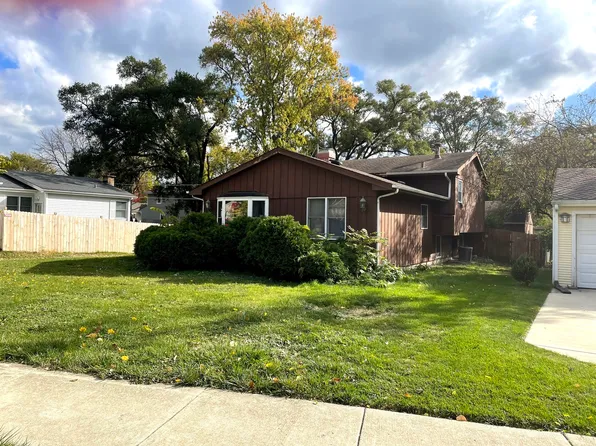 215 W Naperville Rd, Westmont, IL 60559