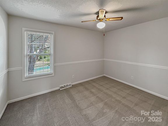 5th image of 105 Southfork Ln