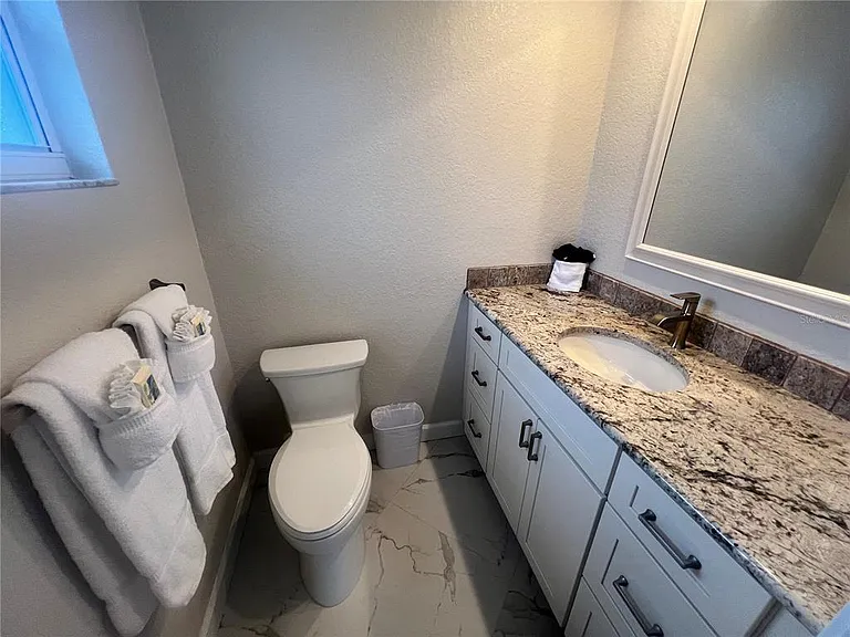 6154 Midnight Pass Rd #B14 — Photo 11