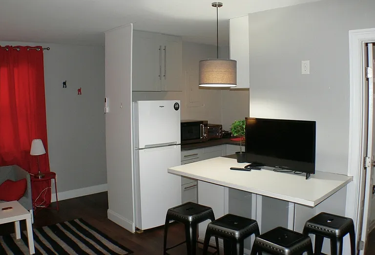 815 Clay St #C — Photo 7