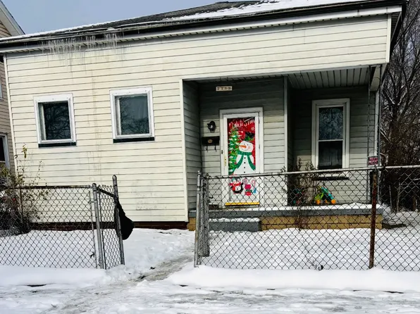 2113 W Starr St, Peoria, IL 61605