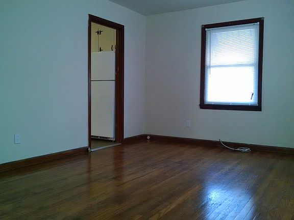 2nd image of 3422 Skyline Dr