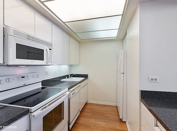 4th image of 155 N Harbor Dr APT 2801