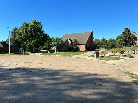 5th image of 2002 Clearview Dr