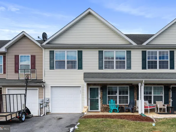 96 Fuzzy Tail Dr, Ranson, WV 25438
