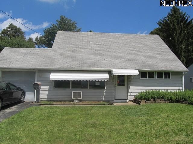 1st image of 2212 Windsor Ave