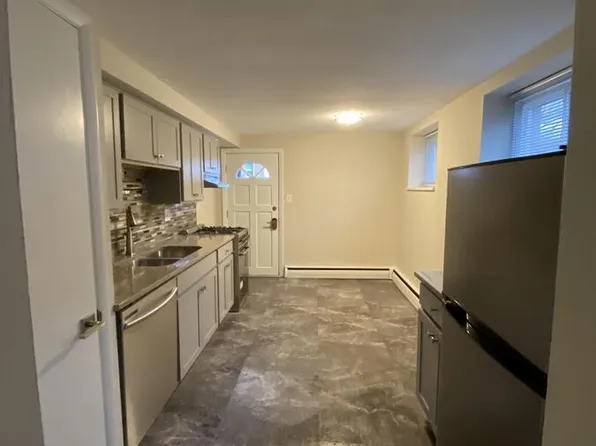 2311 E North Ave #13, Milwaukee, WI 53202