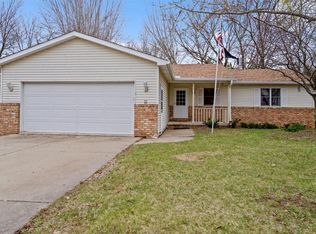 12 Strawberry Ln, Mackinaw, IL