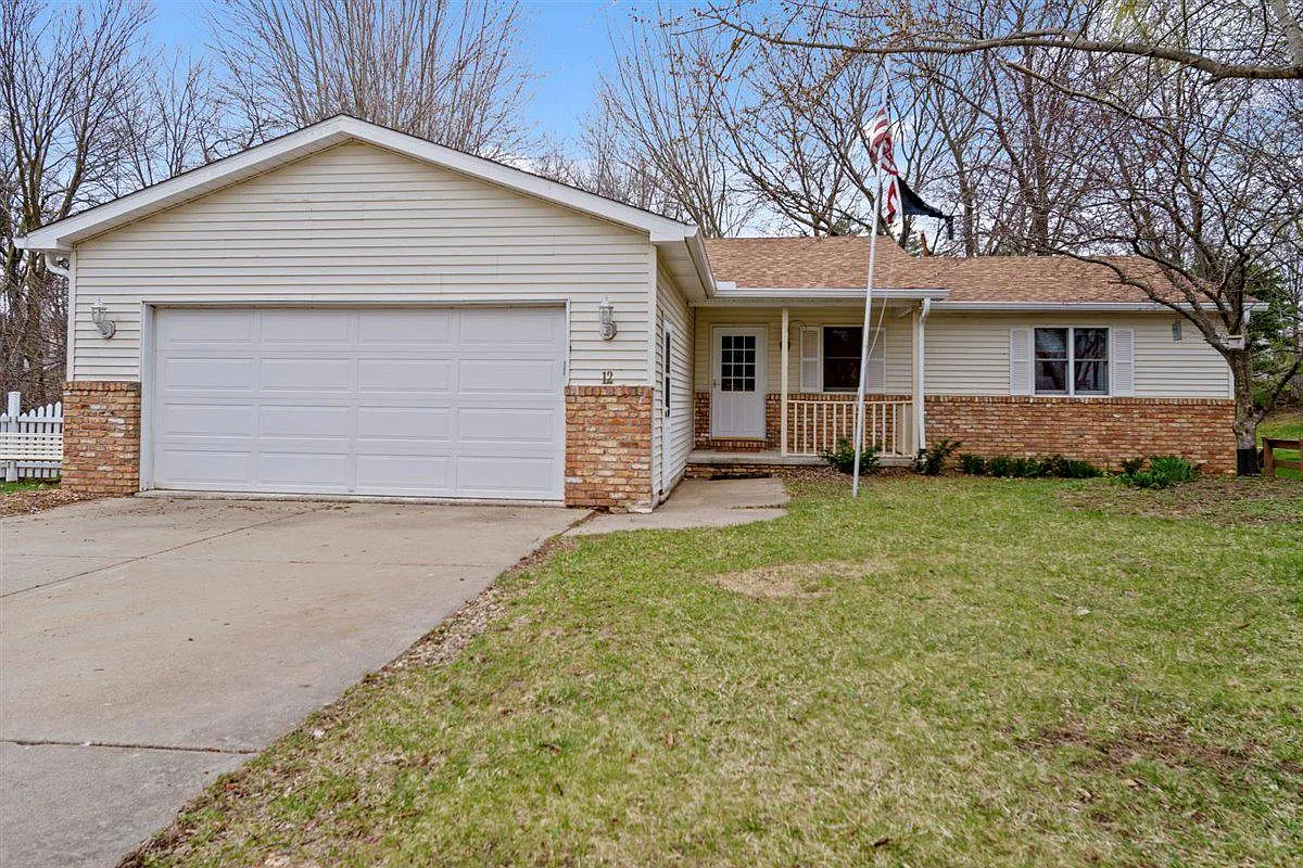 12 Strawberry Ln photo 1