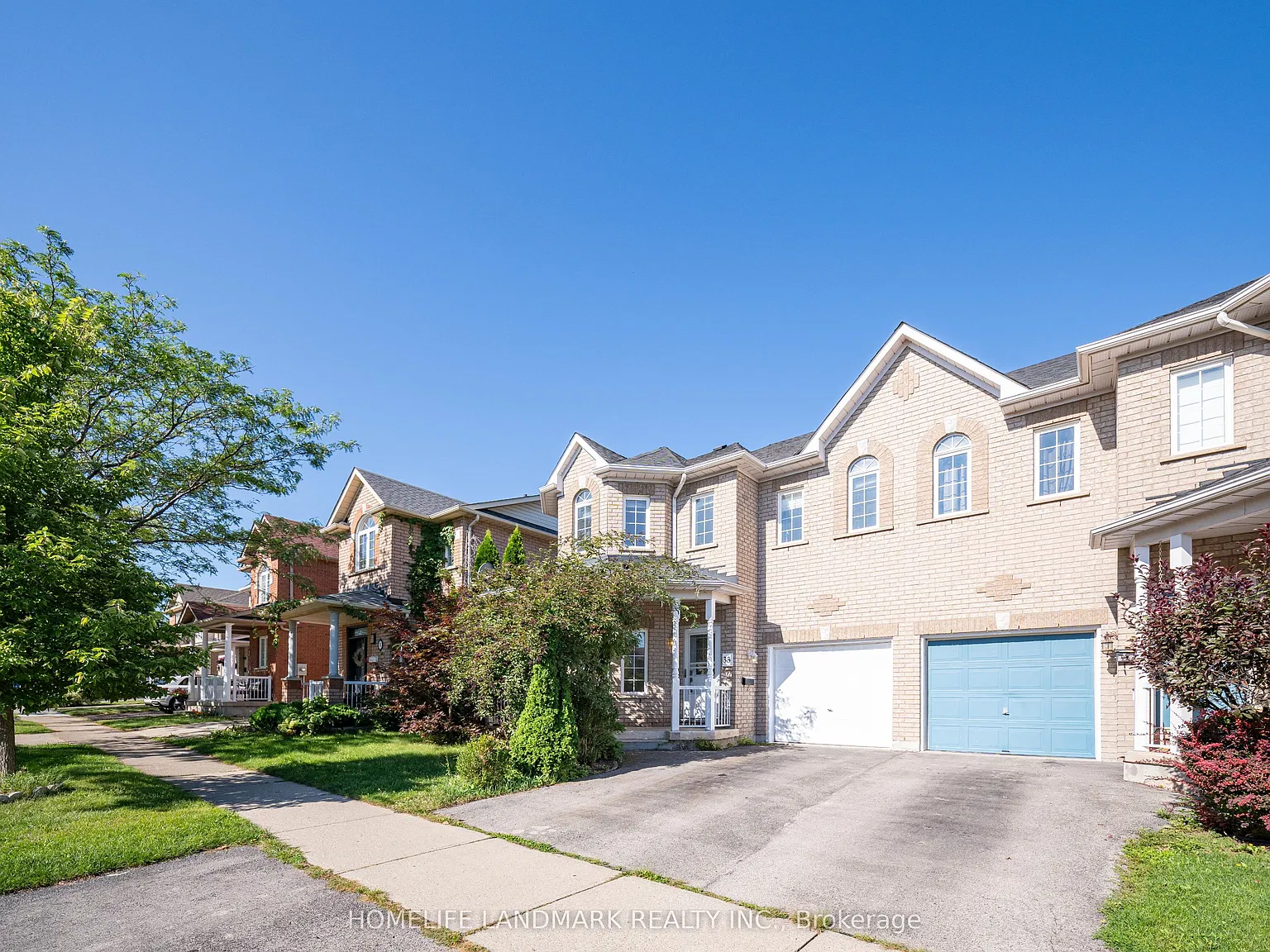 4 bed, $2,950 — Photo 1