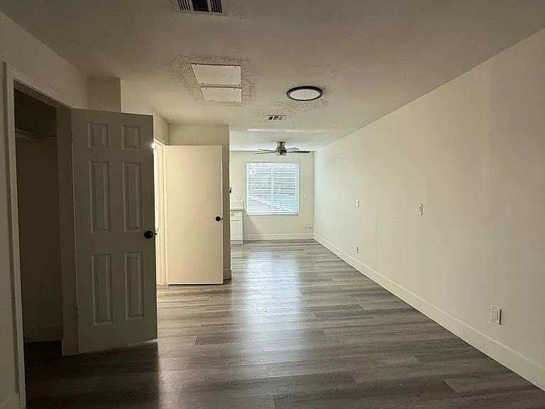 14640 Friar St #4 — Photo 9