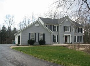 70 Berkshire Park Dr, Bentleyville, OH 44022