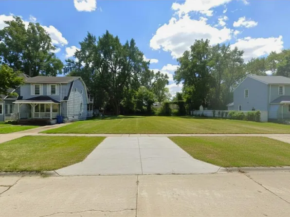 25521 New York St, Dearborn Heights, MI 48125