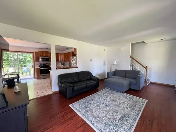 1 Gay Lyn Dr APT 1A, Albany, NY 12205