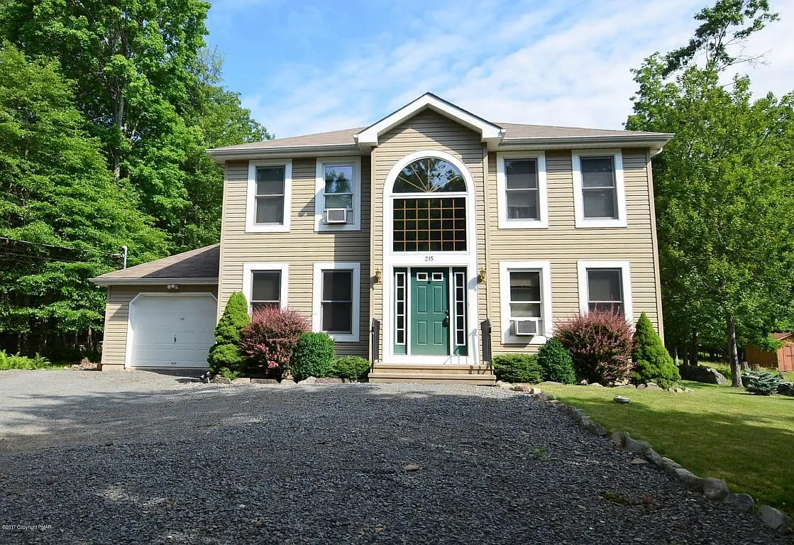 215 Mohican Rd photo 1