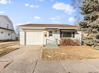 125 Rochester Dr, Sheboygan Falls, WI 53085