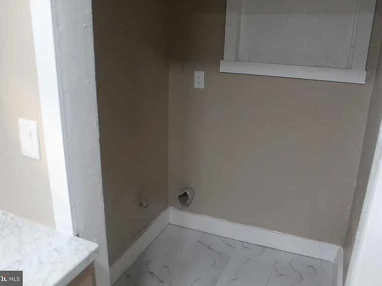 446 Goethe St — Photo 11