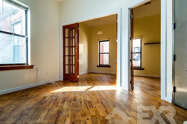 Rented by EXR | media 2