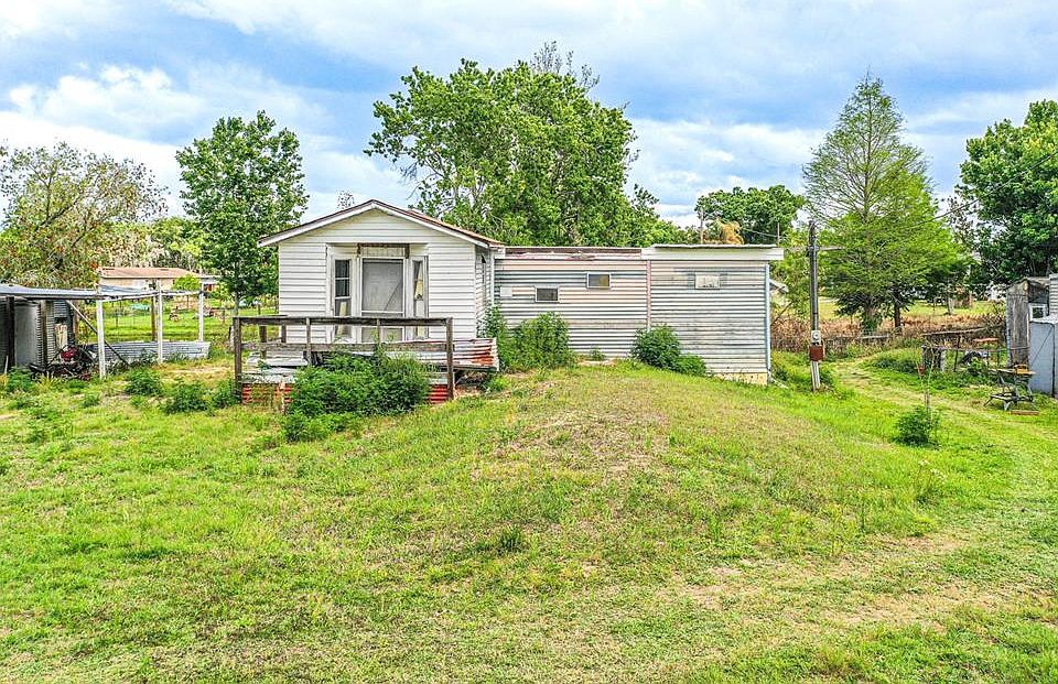 1st image of 3386 Maple Ln