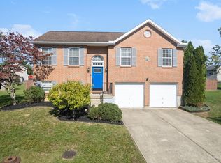2312 Pleasant Meadows Dr, Batavia, OH 45103