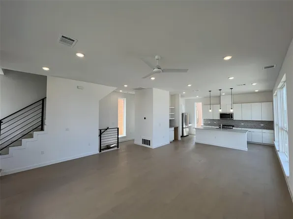 6825 Wolfcreek Pass #3, Austin, TX 78749