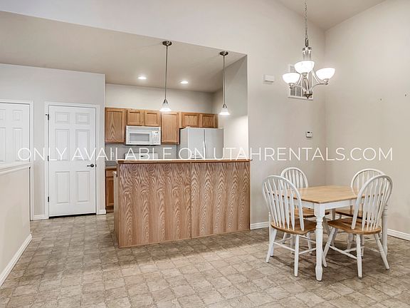 3rd image of 1132 Canyon Meadow Dr APT 4