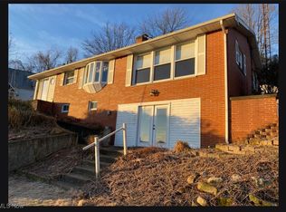 1121 Fiesta Rd SW, Dellroy, OH 44620