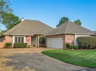 10111 Autumn Oaks Ln, Shreveport, LA 71106