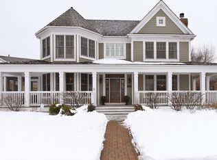 2867 Independence Ave, Glenview, IL 60026