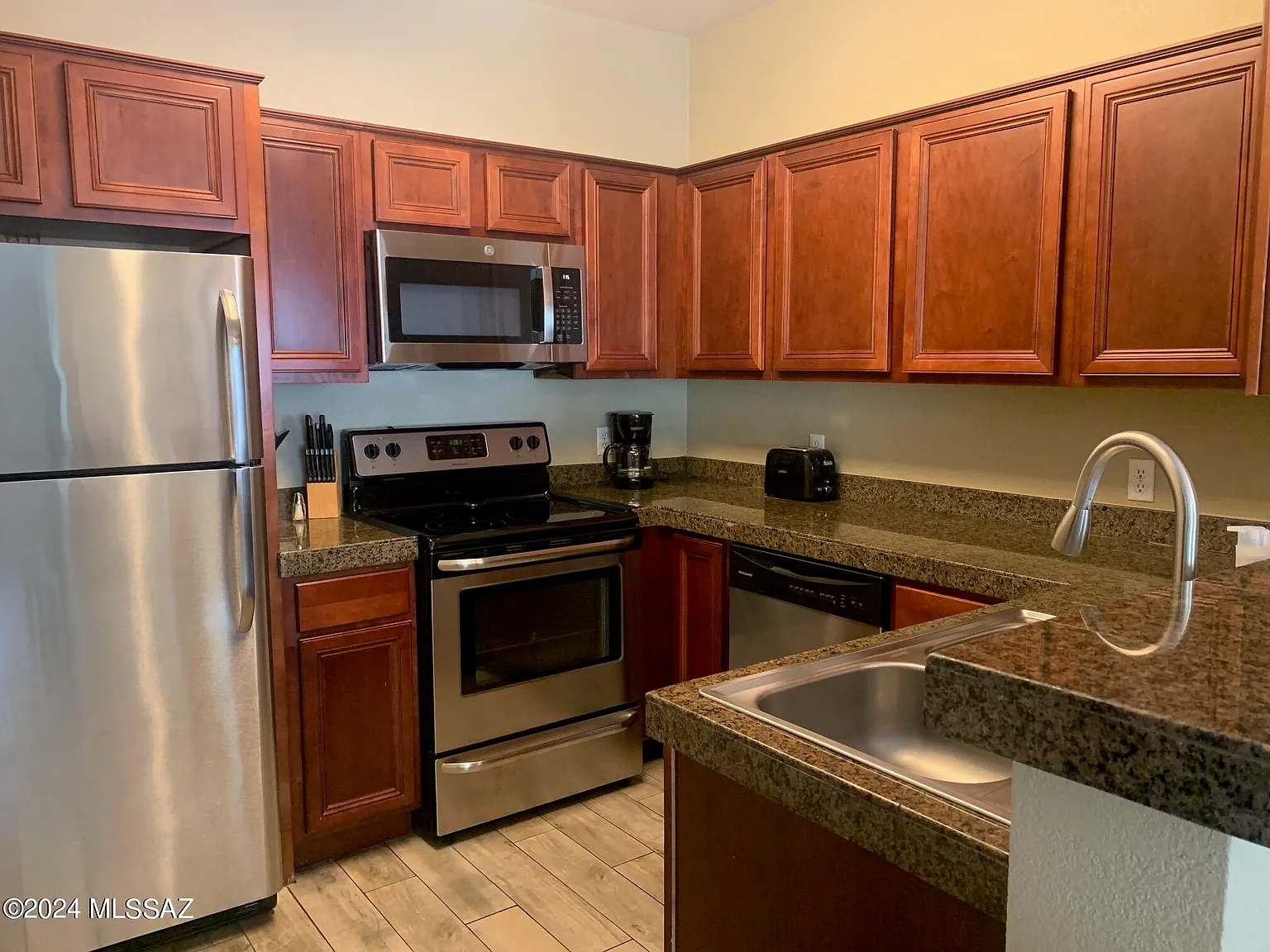 1 bed, 1.0 bath, 725 sqft, $1,500 — Photo 3