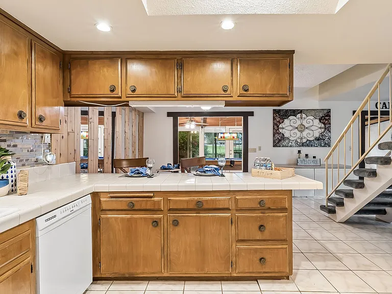 2687 Country Club Dr — Photo 12