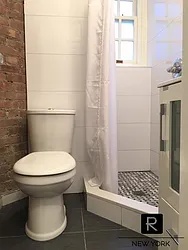 Rented by R New York