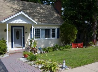 34 Southwynde Dr, Denville, NJ 07834