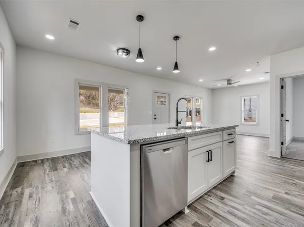 1102 Church St, Dallas, TX 75203