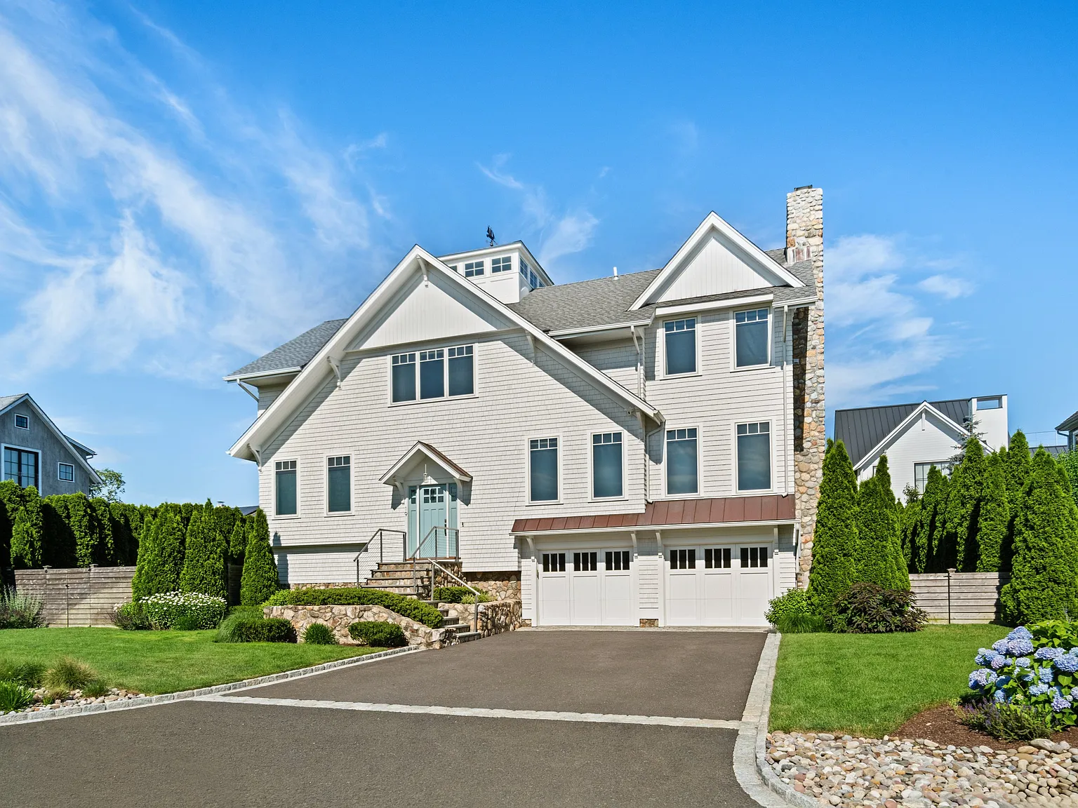 5 bed, 4.5 bath, 4554 sqft, $25,000 — Photo 1