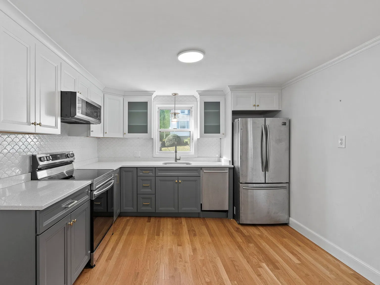 3 bed, 1386 sqft, $3,700 — Photo 3