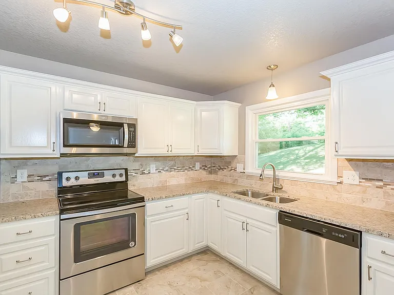 5800 N Belton Ave — Photo 11