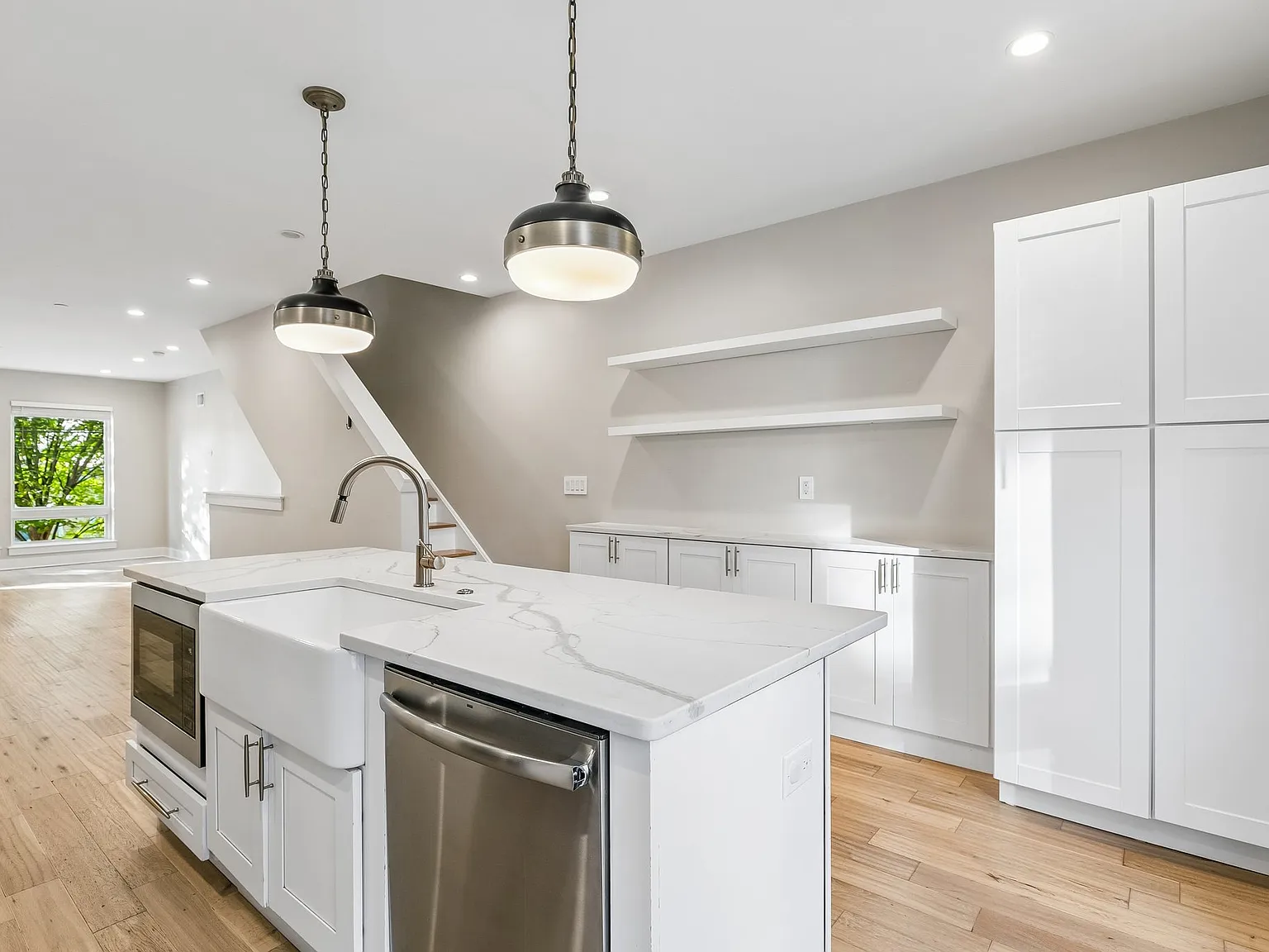 3 bed, 2915 sqft, $4,750 — Photo 4