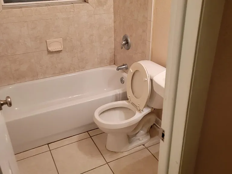 1505 Hudson St #4 — Photo 7