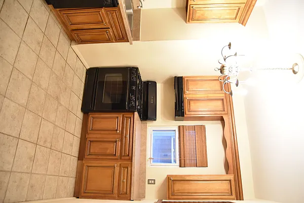 Rented by Giaps Realty Group LLC | media 5