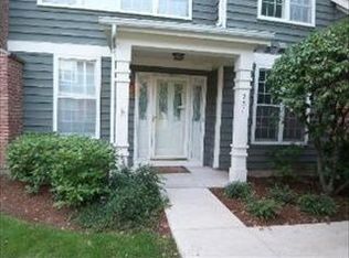 251 Princeton Ln, Glenview, IL 60026