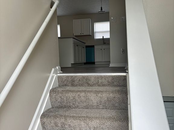 entry to upper level