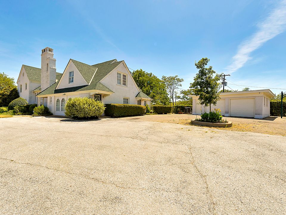 1st image of 4445 Rolling Hills Dr