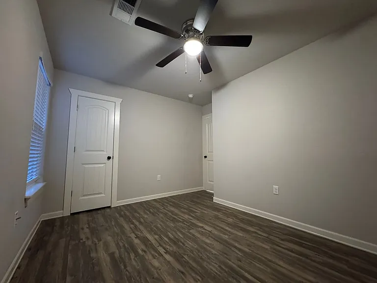 1707 SE K Pl — Photo 10