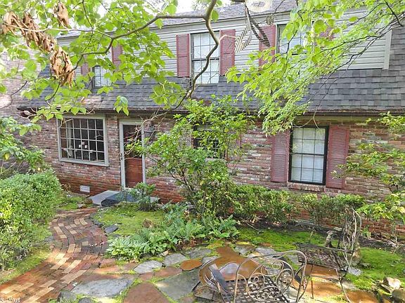 2nd image of 146 Canary Ct
