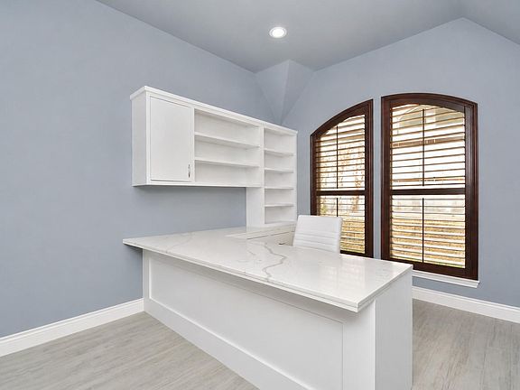 5th image of 173 Pinnacle Ridge Dr