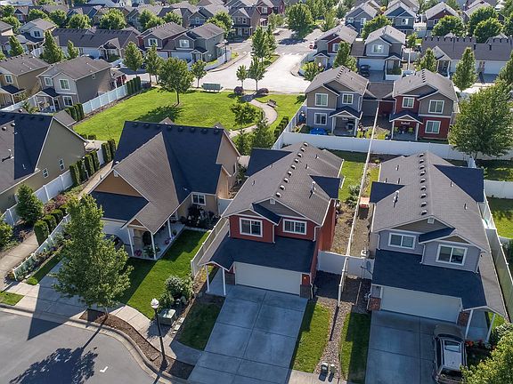 2nd image of 524 SE 15th Ave